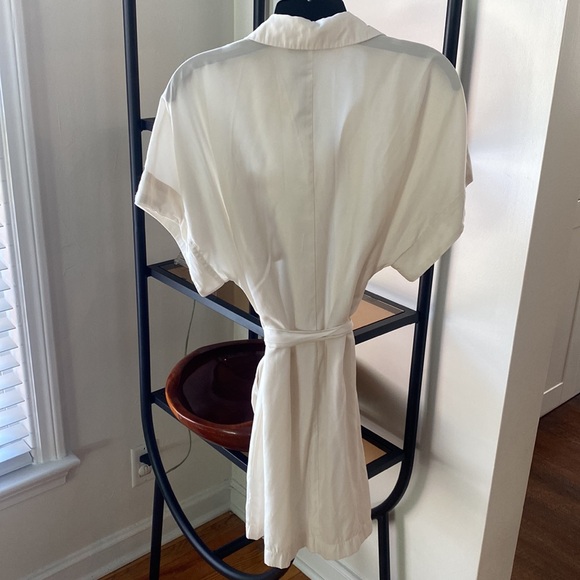 Women’s Dynamite white belted shirt dress - Picture 4 of 4